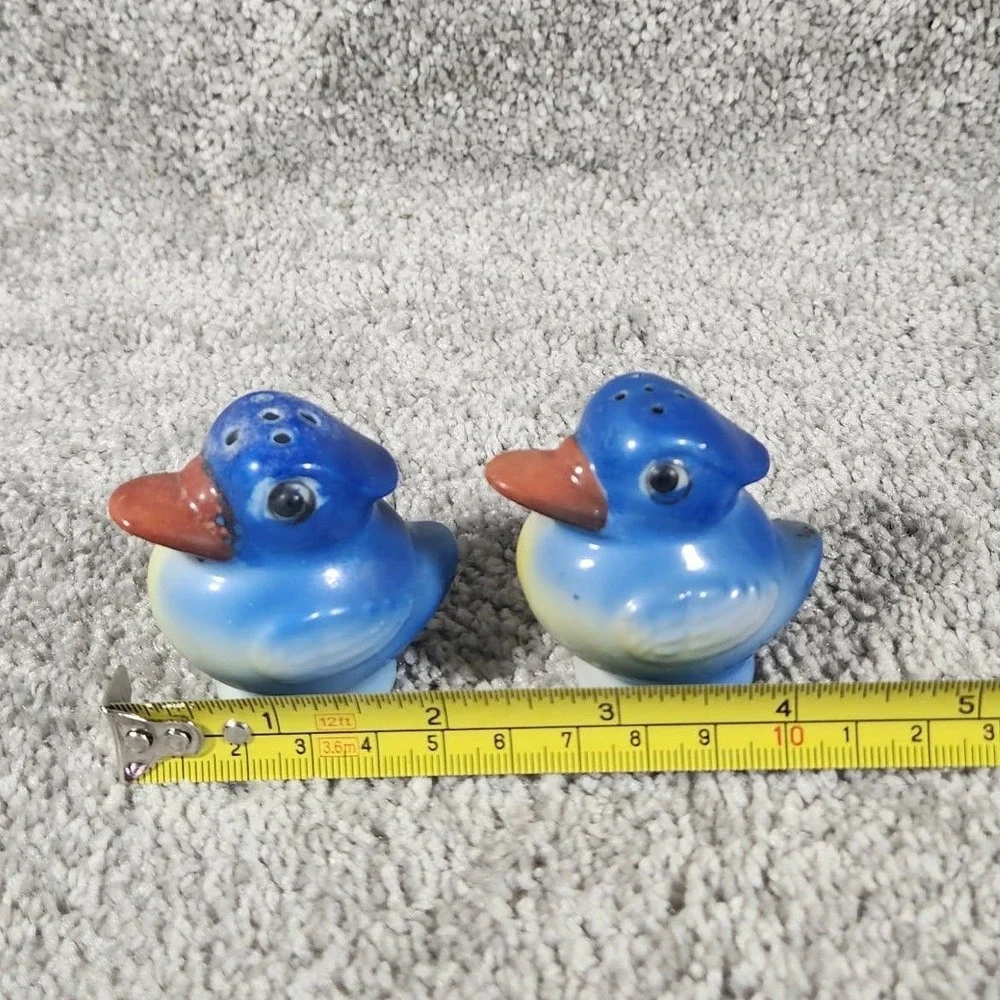 Blue Bird Salt and Pepper Shakers Ceramic Vintage Style Set‎
